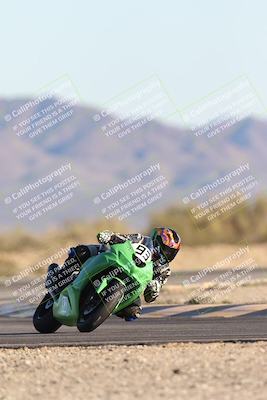 media/Dec-07-2025-CVMA (Sun) [[3e7d2de5dc]]/Race 16-Formula Middleweight/